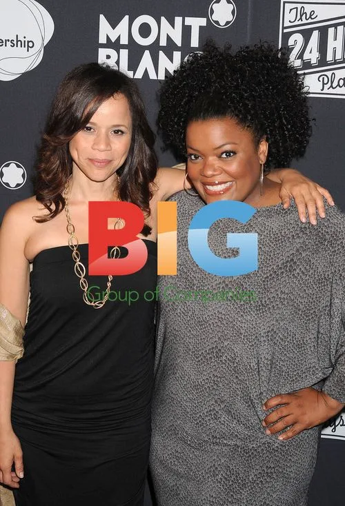 Rosie Perez and Yvette Nicole Brown at party
