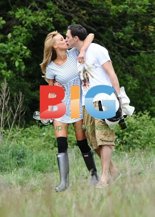 Lauren Pope and Kirk Norcross Enjoy Picnic
