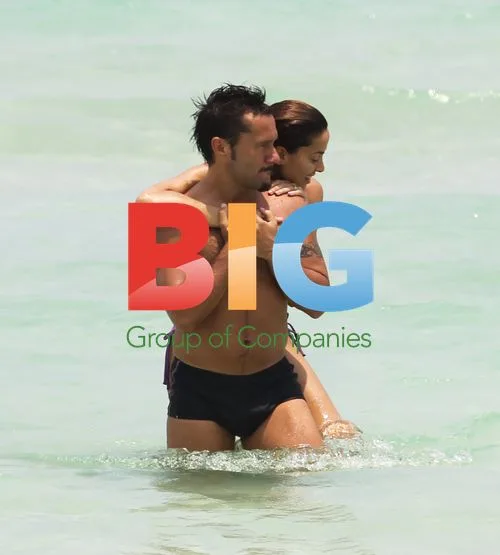 Diego Torres and Debora Bello on Miami Holiday