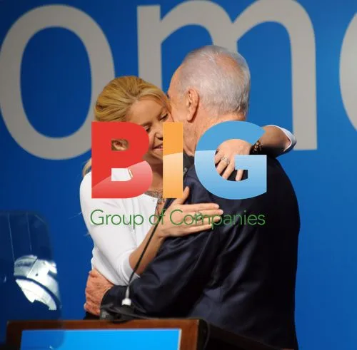 Shakira and Shimon Peres Press Conference