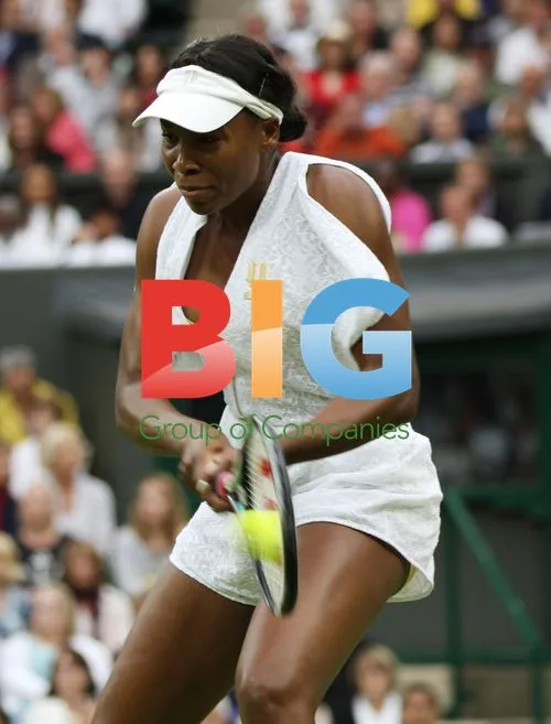 Venus Williams vs Kimiko Date-Krumm at Wimbledon