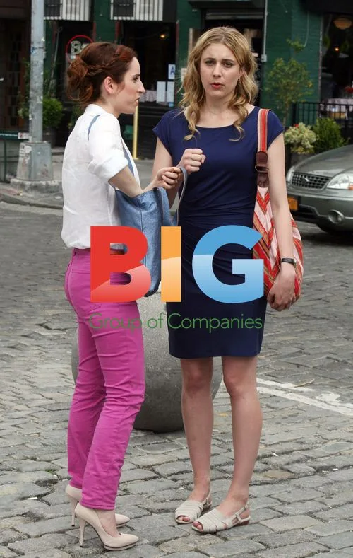 Zoe Lister Jones and Greta Gerwig on Lola Versus set