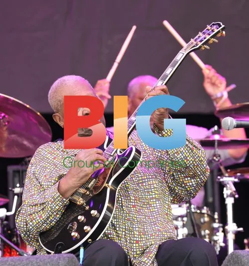 BB King performs at Glastonbury 2011