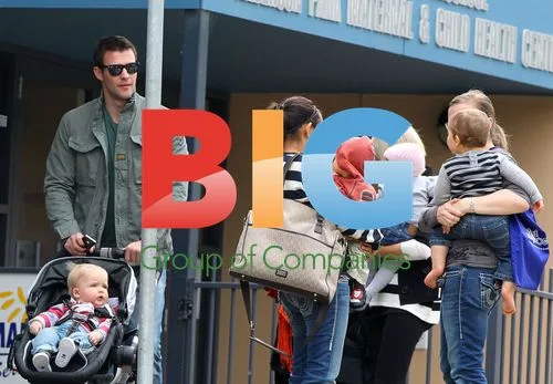 Kris Smith takes son Ethan to preschool