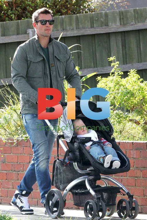 Kris Smith takes son Ethan to preschool