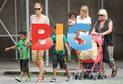 Heidi Klum with Kids at Puppetworks