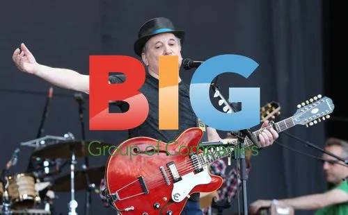 Paul Simon performs at Glastonbury