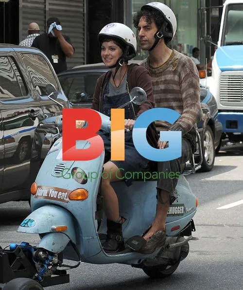 Anna Faris and Sasha Baron Cohen on Dictator Set