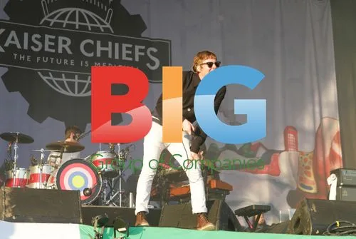 Kaiser Chiefs at Glastonbury 2011