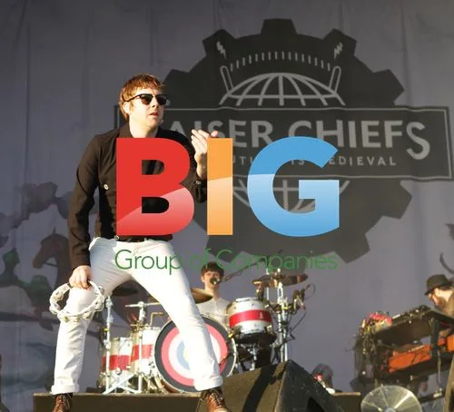 Kaiser Chiefs at Glastonbury 2011