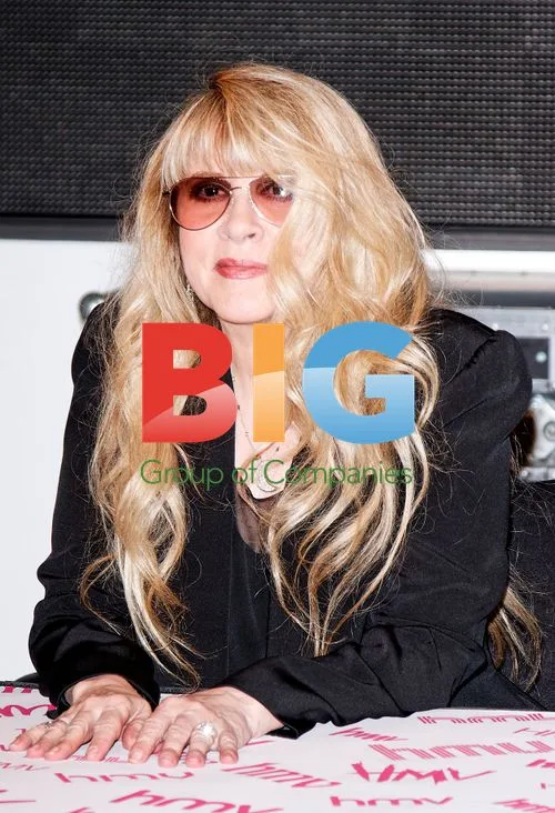 Stevie Nicks Signing 'In Your Dreams' Album