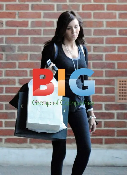 Pregnant Lauren Neal Seen Back at Work
