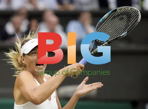 Maria Sharapova vs Dominika Cibulkova at Wimbledon 2011