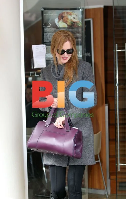 Nicole Kidman and sister out with daughter