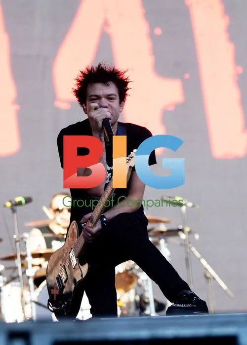 Sum 41 live at Sonisphere festival 2011