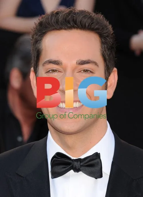 Zachary Levi at 2011 Oscars