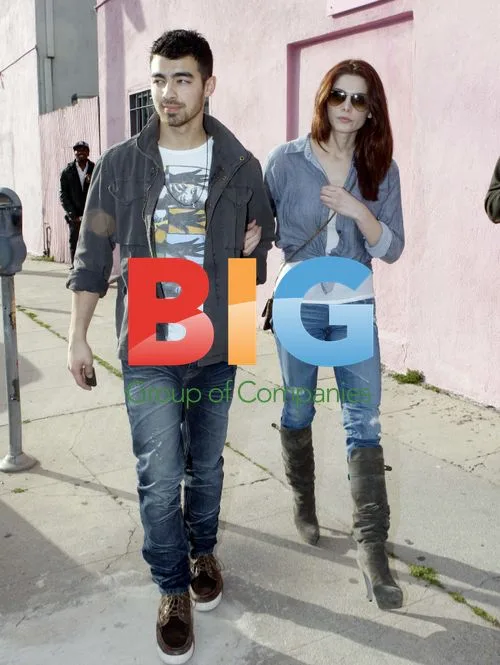 Joe Jonas and Ashley Greene Out in West Hollywood