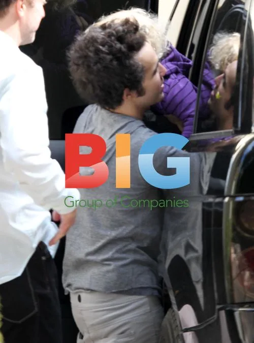 Pete Wentz Picks Up Son Bronx