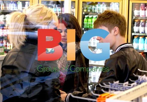 Justin Bieber Birthday Shopping with Selena Gomez