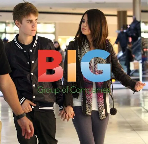 Justin Bieber celebrates birthday with Selena Gomez