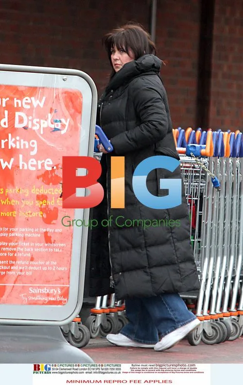 Coleen Nolan Stops for Grill, Grocery Shopping