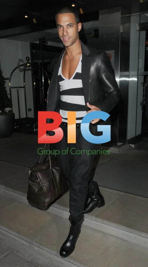 JLS Leaves London Hotel