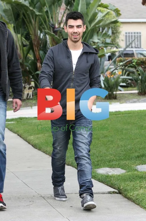 Joe Jonas Shopping in West Hollywood