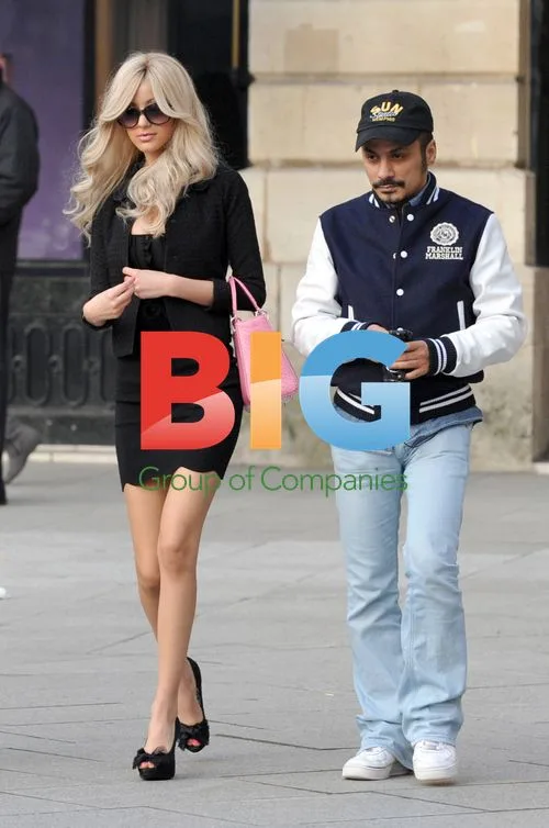 Zahia Dehar Shopping at Van Cleef & Arpels