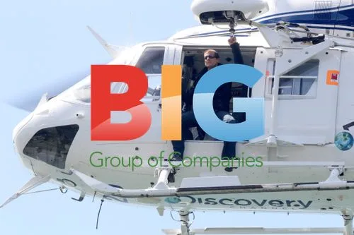 Bear Grylls helicopter landing in Sydney