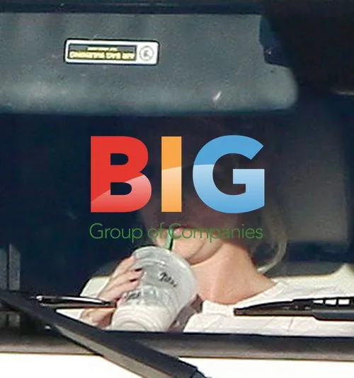 Britney Spears Leaves Starbucks in Burbank