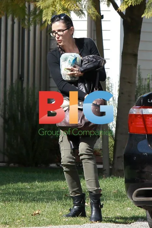 Demi Moore Arrives at Friend's House