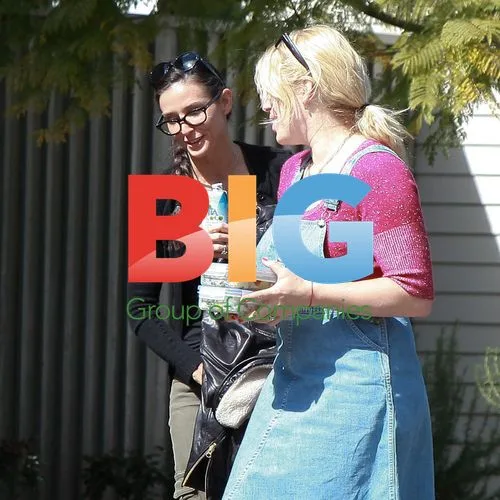 Demi Moore Arrives at Friend's House