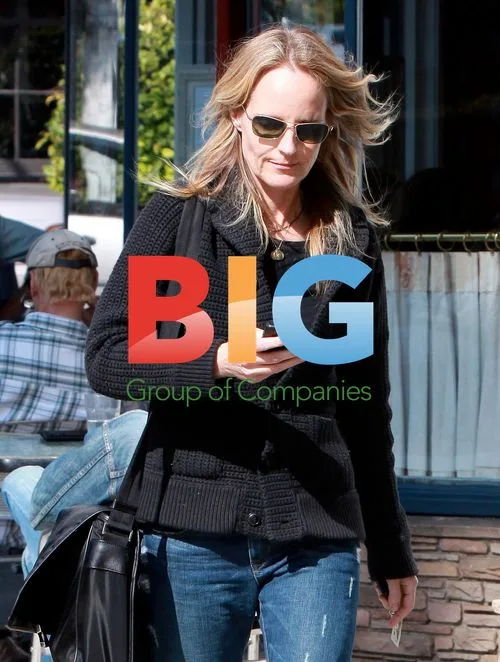 Helen Hunt Leaves La Conversation