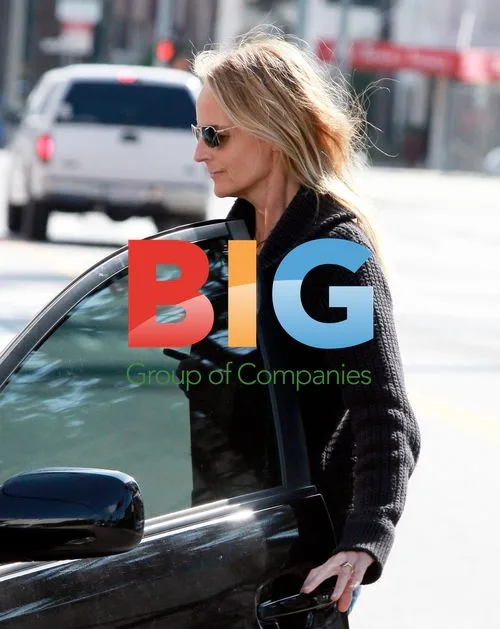 Helen Hunt Leaves La Conversation