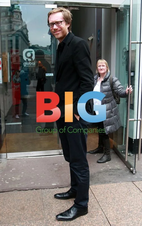 Stephen Merchant Arriving at Heart FM