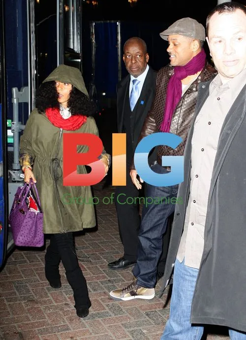Will Smith and Family Arrive in Birmingham