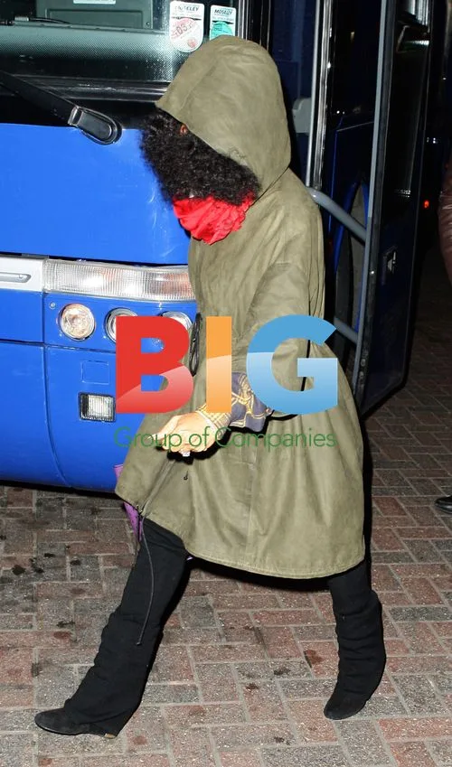 Will Smith and Family Arrive at Hotel in Birmingham