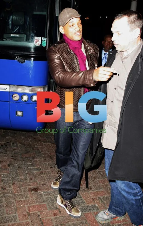 Will Smith and Family Arrive at Birmingham Hotel