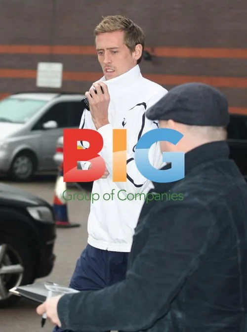 Peter Crouch Leaving Hotel