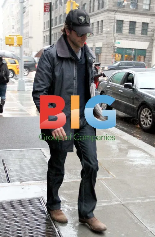 Bradley Cooper Braves Rain in NYC