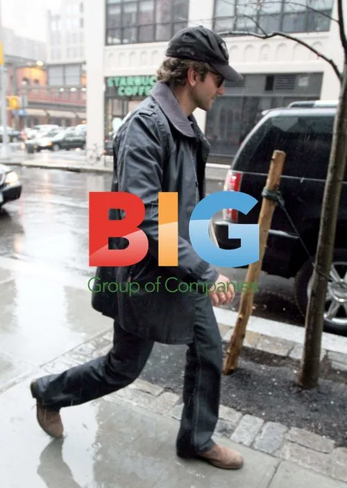 Bradley Cooper Braves Rain in NYC