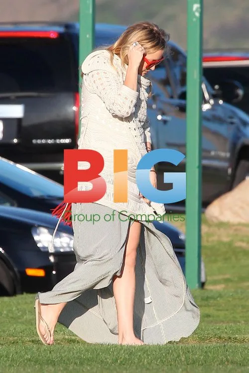 Kate Hudson's family outing