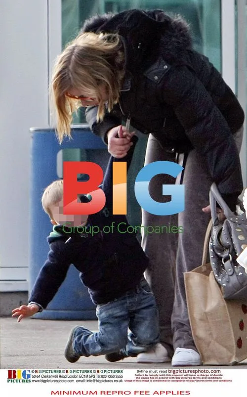 Charlotte Church and Son Shopping
