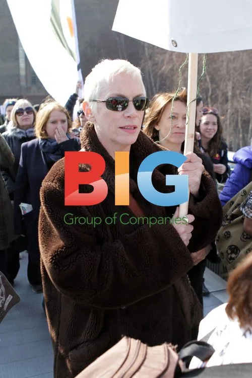 Annie Lennox, Cheri Lunghi and Bianca Jagger at Join Me On The Bridge event