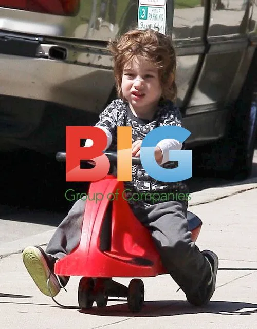 Jordan Bratman with son Max
