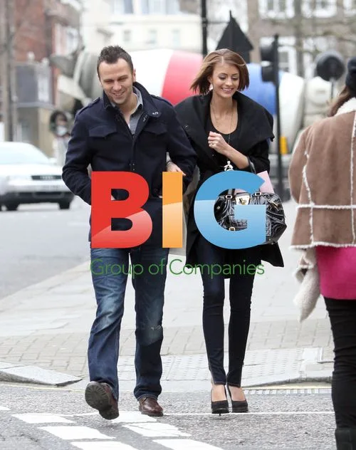 Apprentice Contestant Liz Locke Shopping with Boyfriend