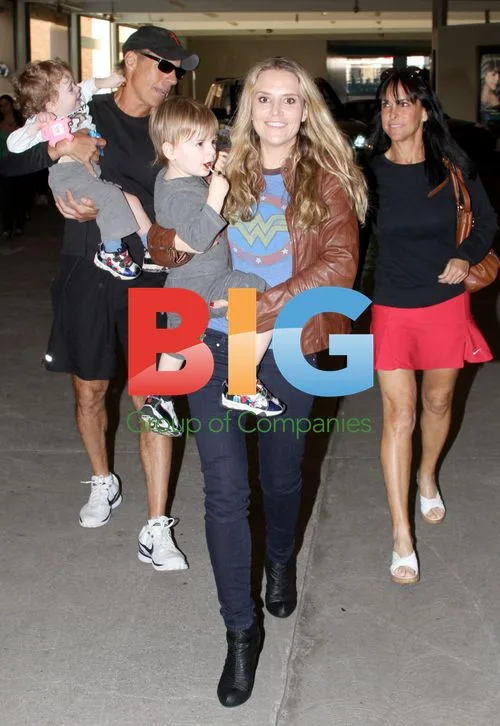 Brooke Mueller and sons at The Grove