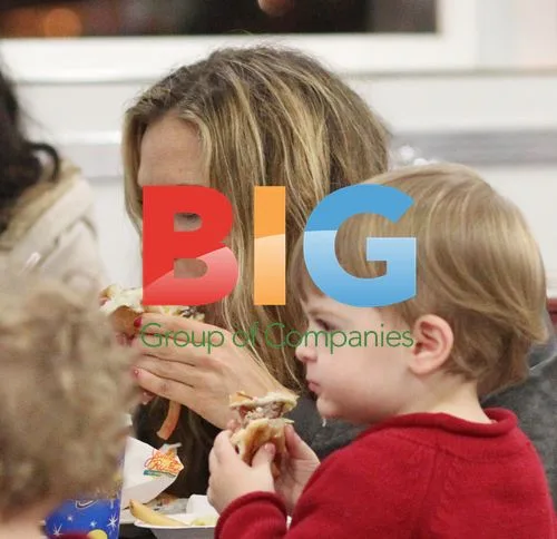 Brooke Mueller and Sons at Johnny Rockets