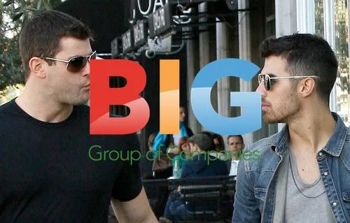 Joe Jonas Lunch With Friends
