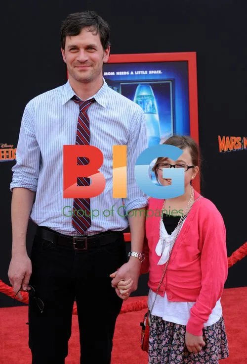 Tom Everett Scott and daughter at "Mars Needs Moms" premiere
